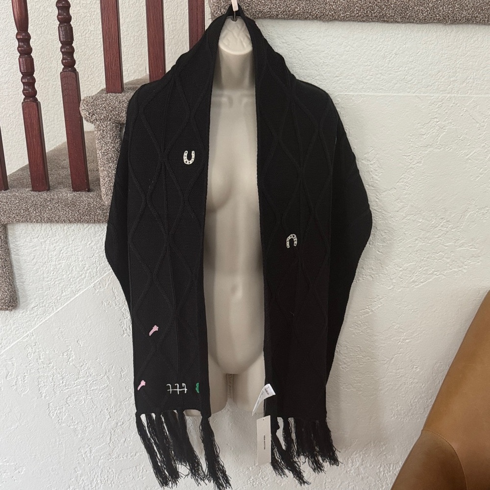 URBAN OUTFITTERS Women’s Oversized Scarf Horsehoe & Shamrock Black NWT